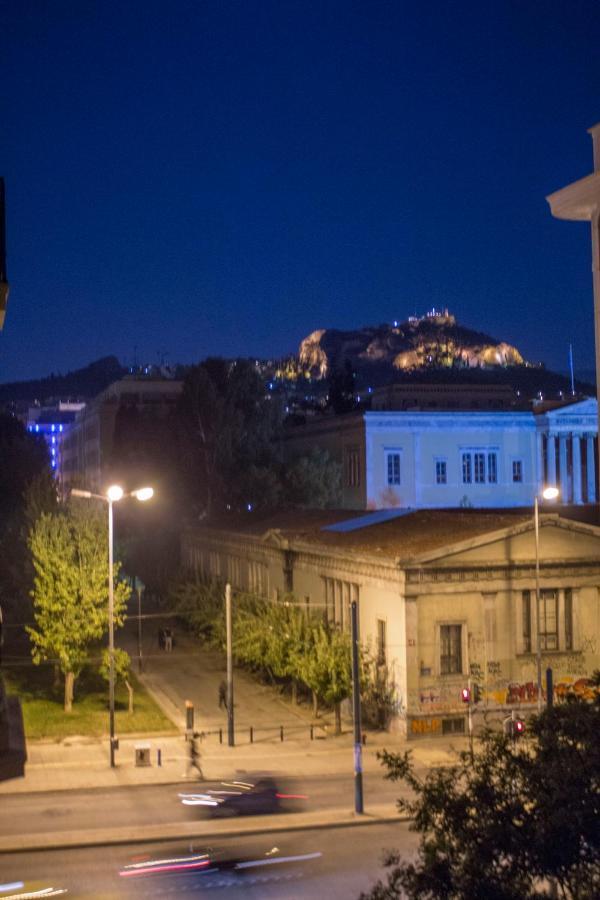Downtown Across National Archaeological Museum Appartamento Atene Esterno foto